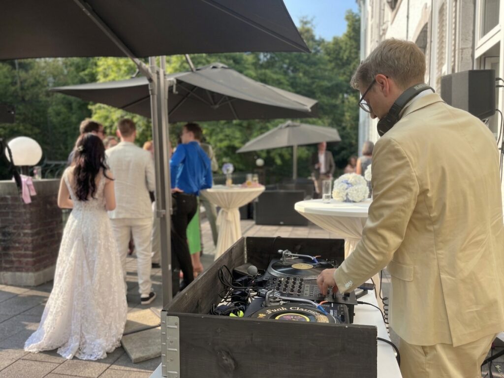 DJ SCHALLY HOCHZEIT